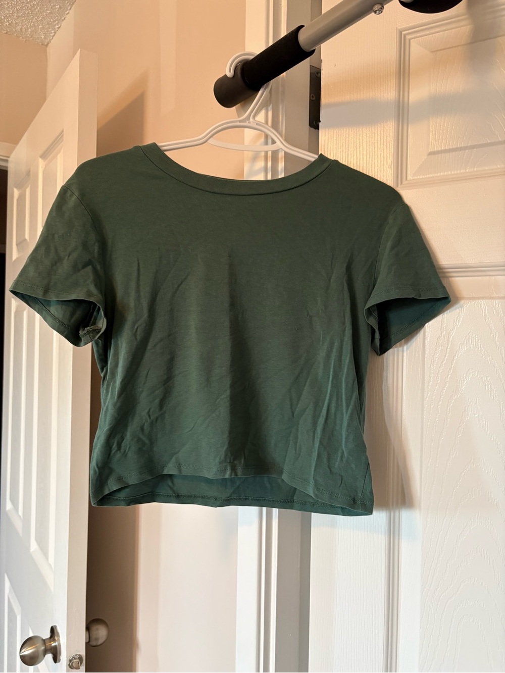 H&M Women's Dark Green Cropped Short Sleeve Tee